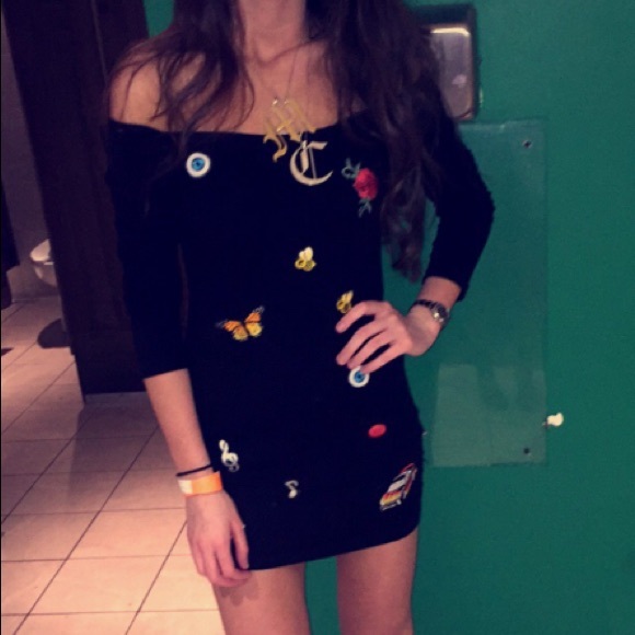 Trendy black dress with patches - Picture 2 of 2